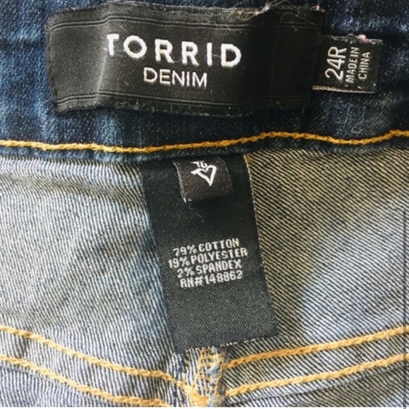 Torrid Dark Wash Skinny Jeans Size 24R - Picture 4 of 5